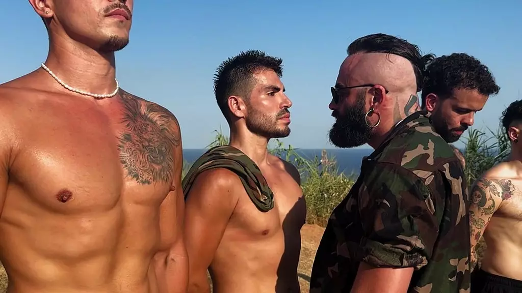 сержант уайлдбулл смотри и кончай, солдат!!!