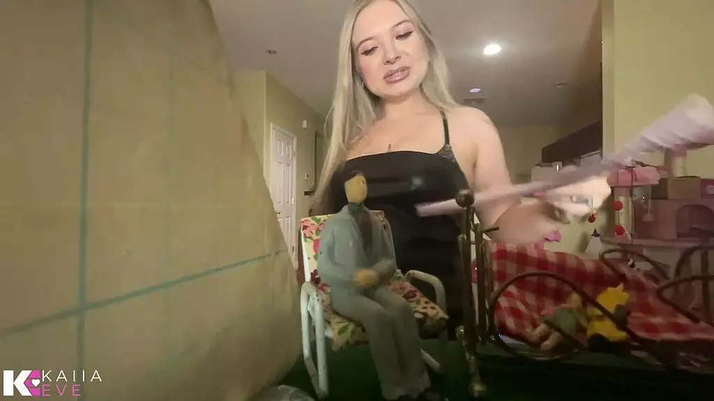 день 4: эксперимент по разведению для кормления крошечного ребенка в крошечном игровом домике богини кайи