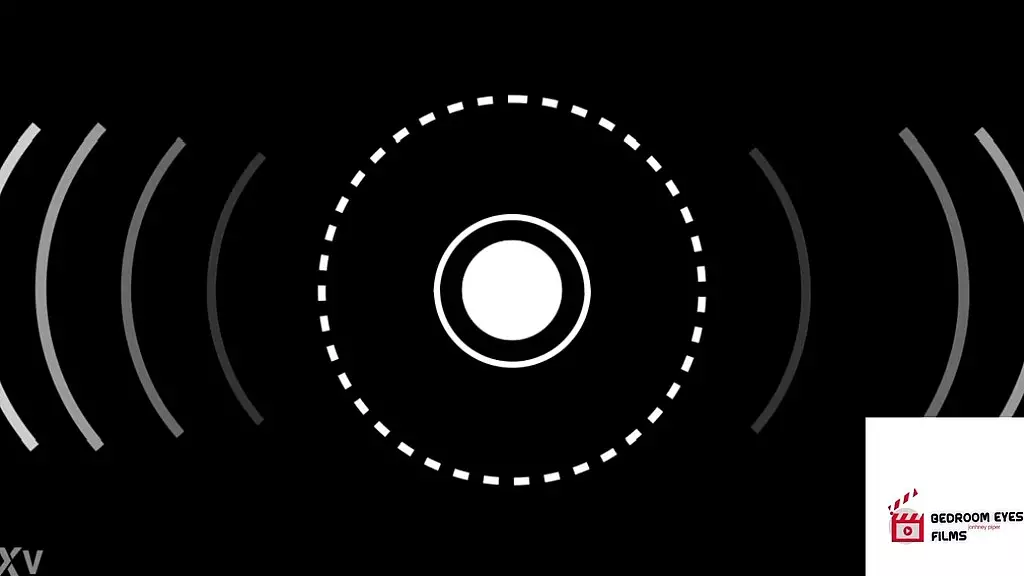 сочную киску трахнули сзади