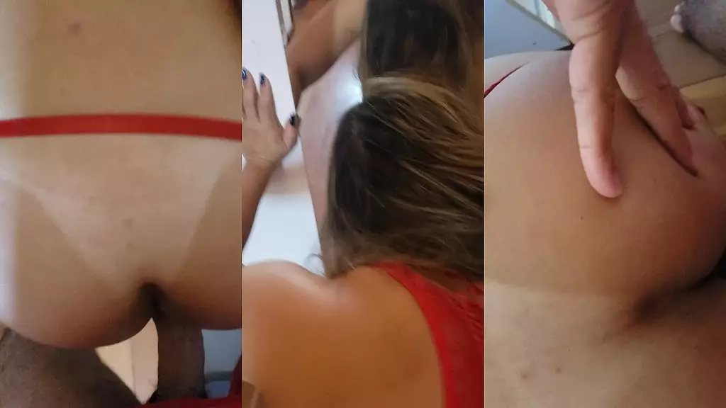 mamando no brinquedinho novo