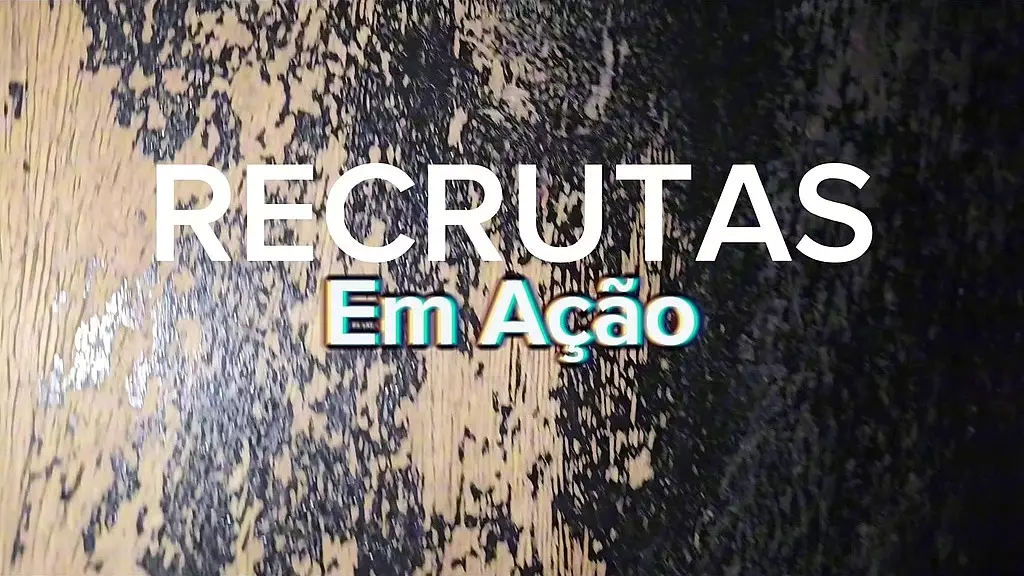 recrutas fora da base fazendo sacanagem no centro da cidade