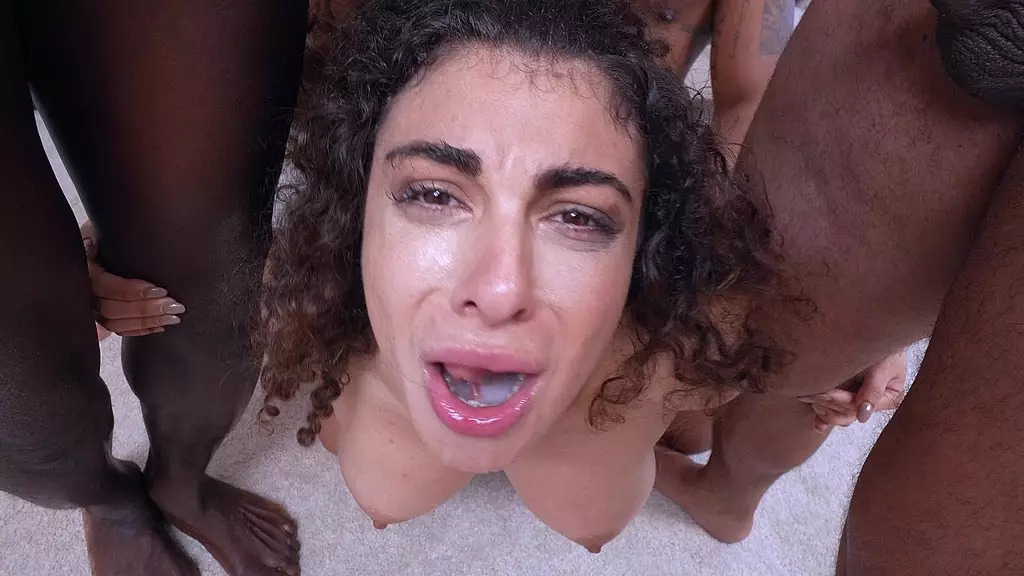 хардкорный межрасовый гэнгбэнг! Леди Ана 6на1 получает двойной анальный трах от шести членов с пролапсом и сквиртом eks460