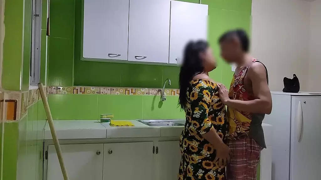 Мадрастра это порка моего папы, но я не схожу с ума, как она мне нужна, су хиджастро фуэ а-ля кочина, чтобы помочь и закончить фолландолу как ее мас-ле-вкус