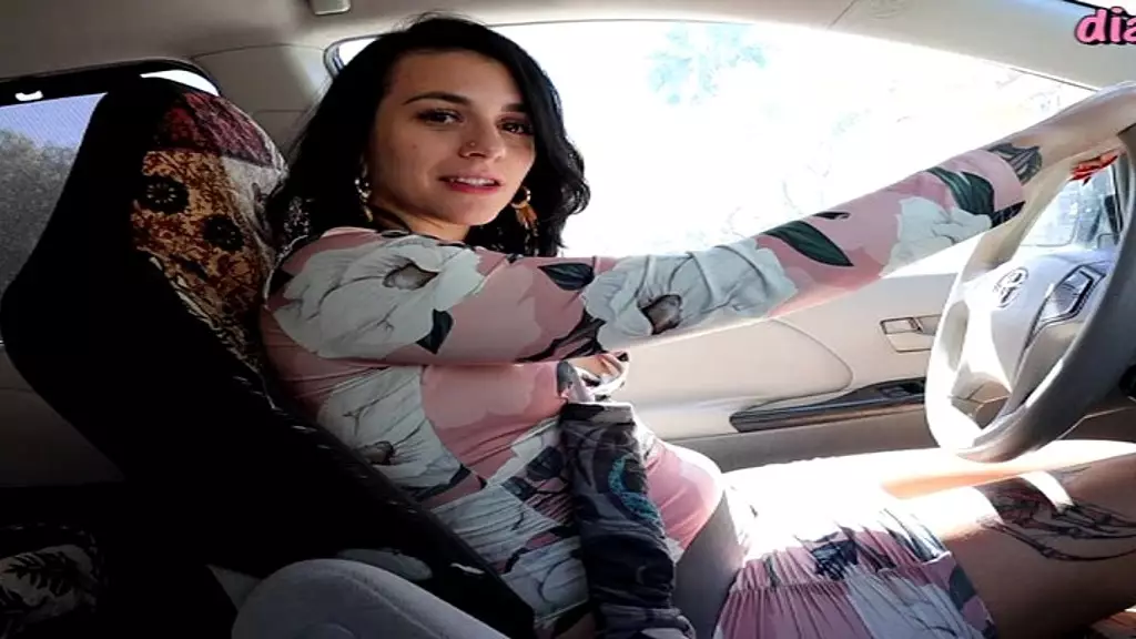 мочи штаны в машине миа надежда мужской отчаяние