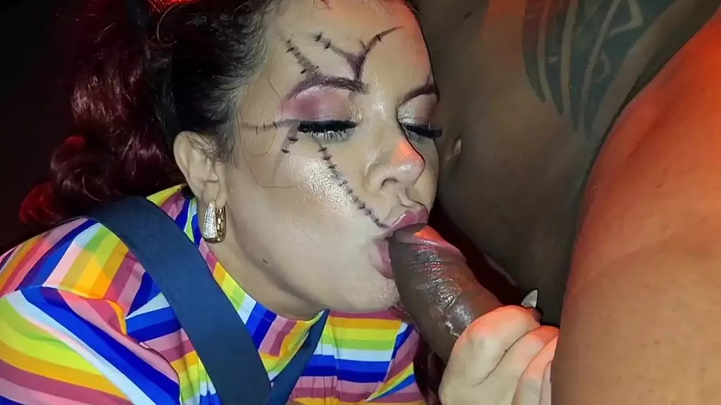 fui de chuck na balada e levei rola na buceta