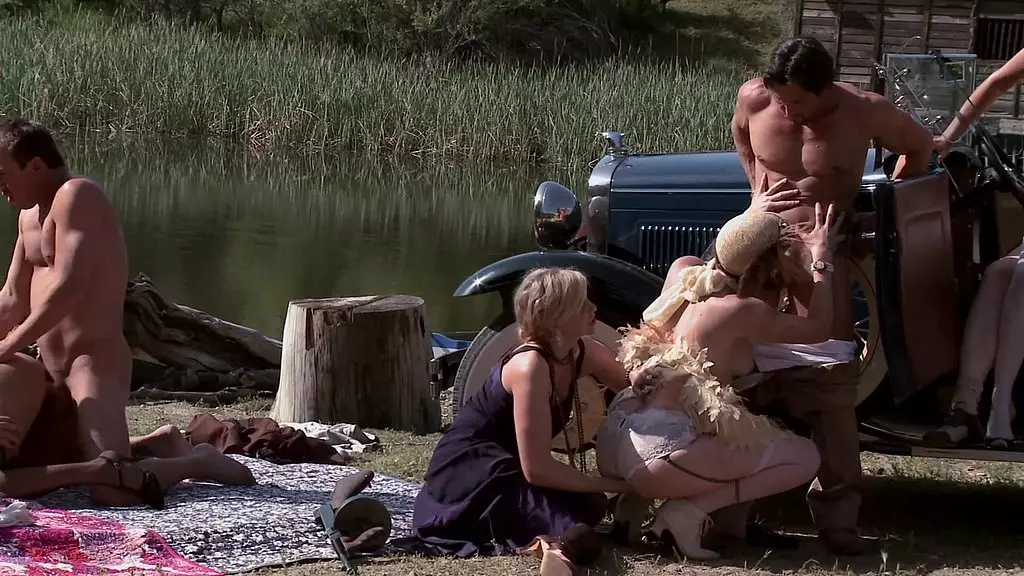 Бобби Старр, Дилан Райдер, Джулия Энн и Наташа Марли оргия на открытом воздухе