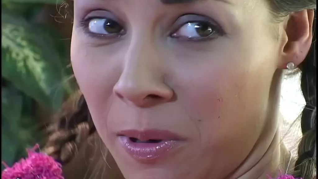 У Дариен есть несколько приемов сосания члена, которые она оттачивала годами, и она знает, как