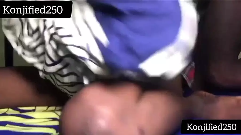 трахаю ее свежую киску своим BBC