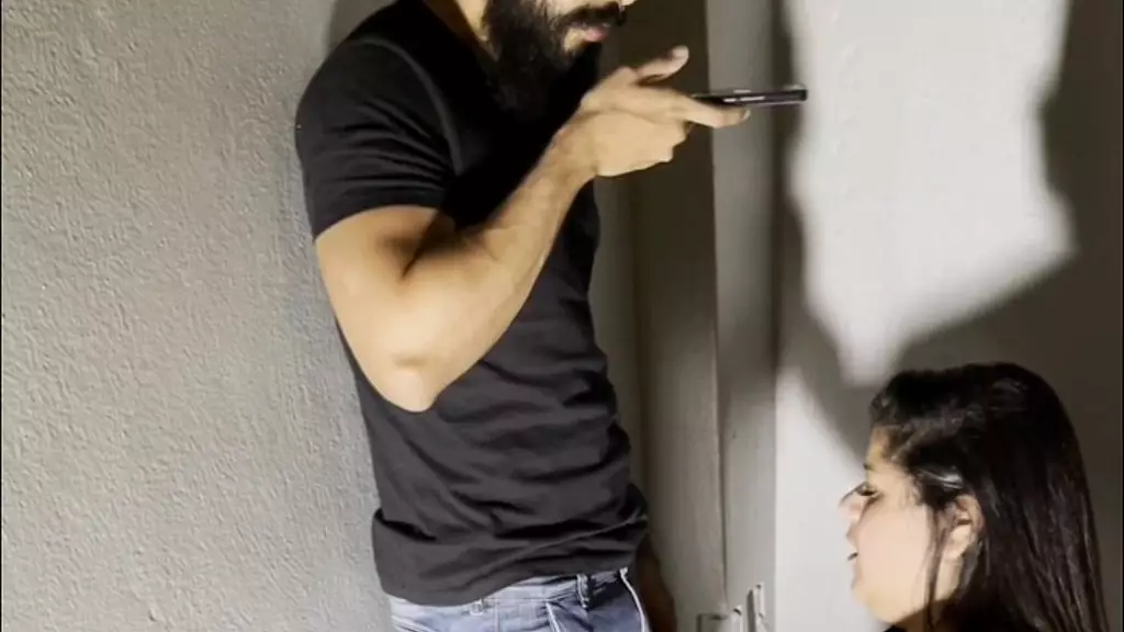 мама со мной, друг в гараже — Мэри Джуана