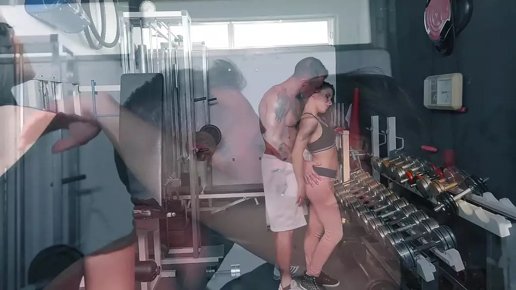 слишком горячо, чтобы тренироваться - вилла грехов сцена 2