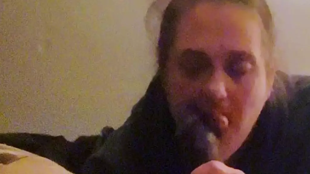 отличный резиновый член, чмокнул их по щекам и оставил кремовый пирог