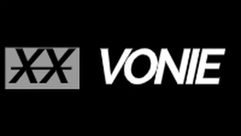 (xxvonie) трахаем учительницу, пока она разговаривает с мужем