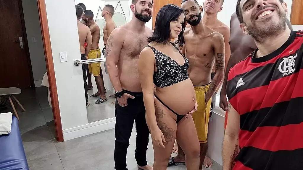 bastidores da gradacao com a gradida joyce camargo fazendo gangbang com jr doidera интерпретандо marido corno и все gozando em cima dela