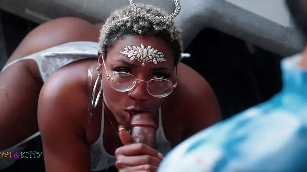 анальный рай с персиковым пушком и свежестью