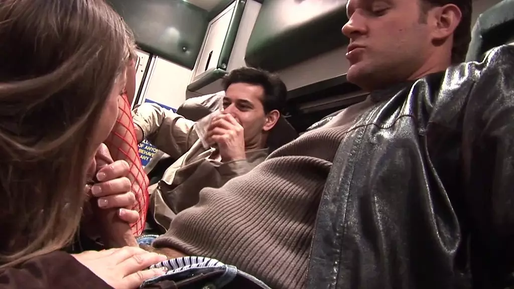 рита фальтояно и трина майклс делят два члена в горячей сцене с медсестрой