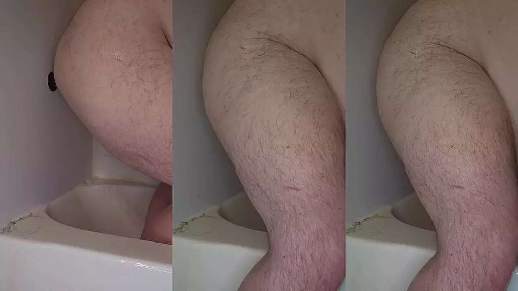 scottybear насаживается на игрушку, чтобы кончить