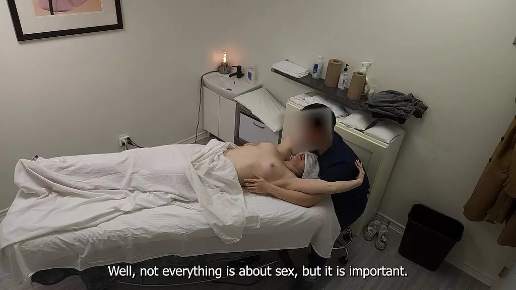 Анита, рыжая красотка пришла на массаж в последнюю ночь своей свободы