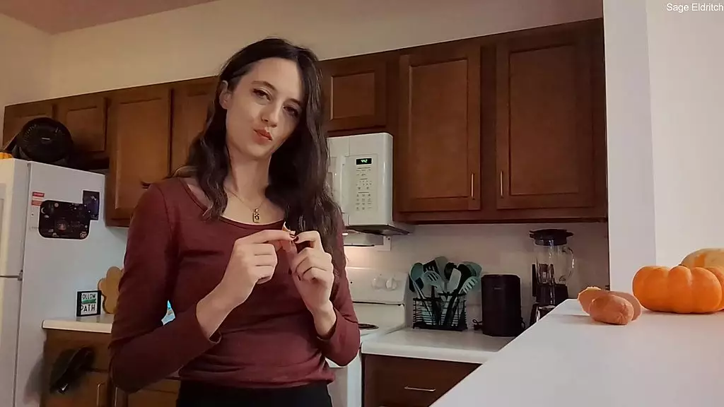 sage eldritch отрезает твой член и ест его на ужин в честь Дня благодарения