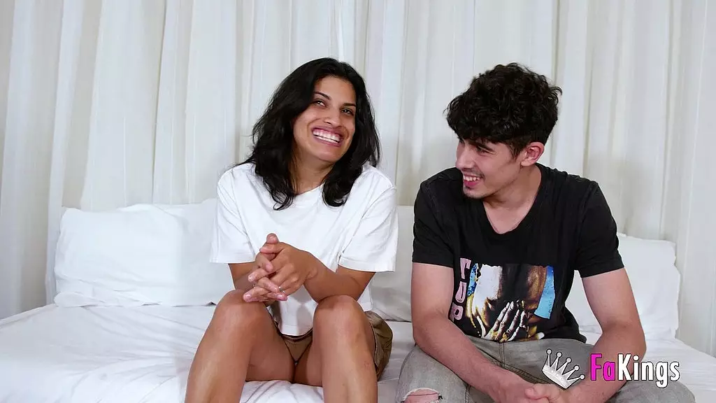 годы спустя и снова в подделках! женщина, которая удивила jordi enp, хочет еще одну дозу секса