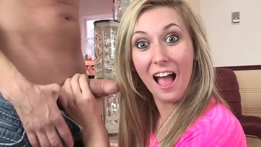 лилли бэнкс хочет, чтобы папочка увидел, как ее трахают