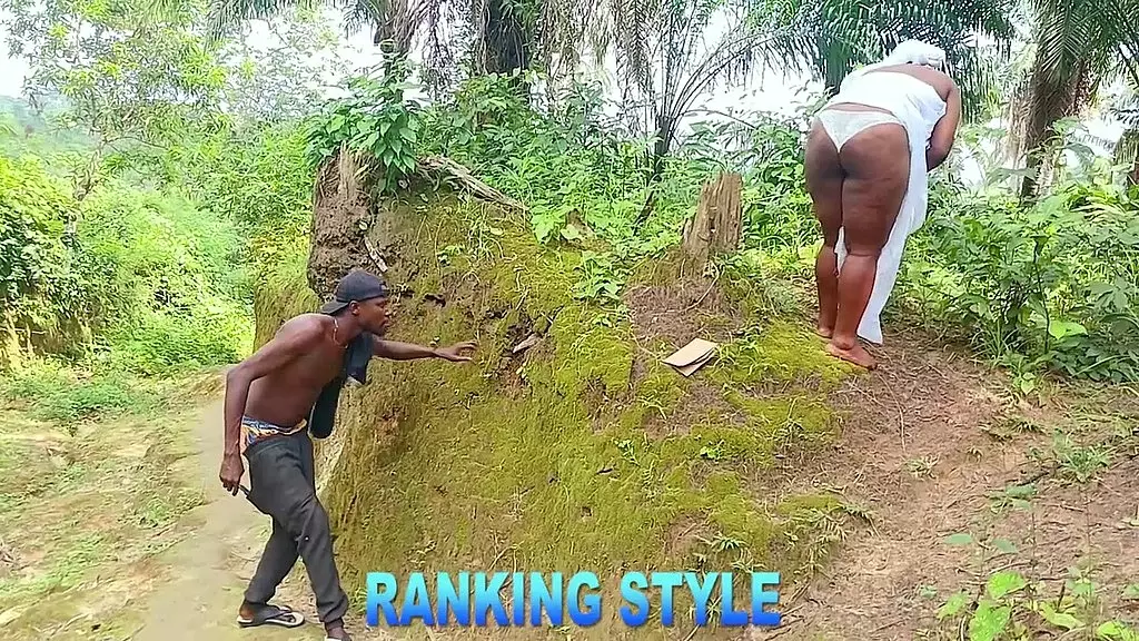 богиня толстушек трахается с незнакомцем