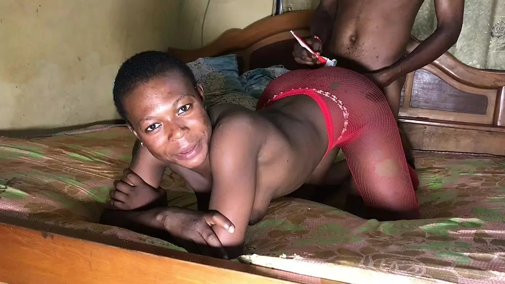 в свой первый день в качестве вернувшейся порнозвезды она показала себя лучше, чем мы ожидали. больше ее контента на этой странице. следите за обновлениями