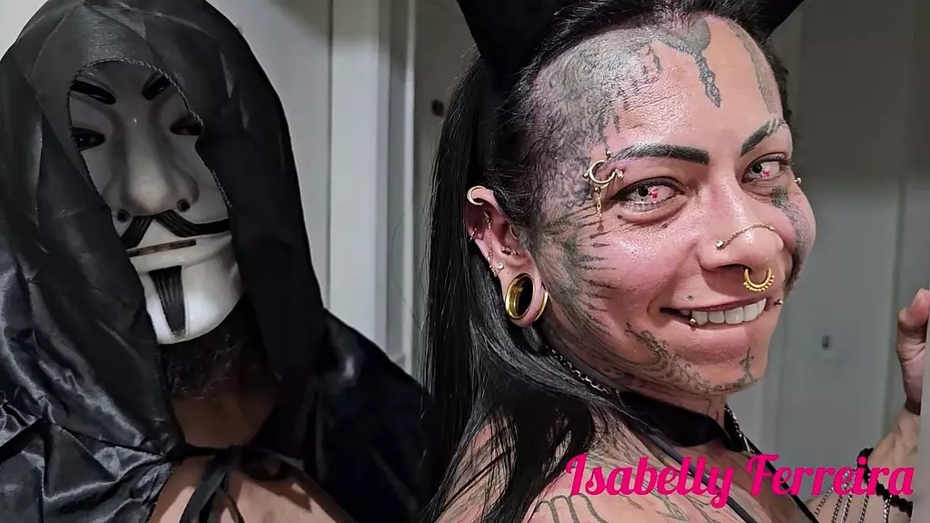 Исабелл Феррейра, Лео Череп и Сьюзи Шлюха