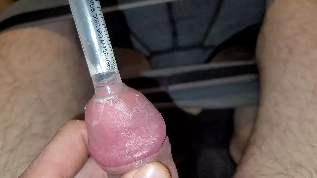 на грани оргазма — измеряю свою преякулят и сперму