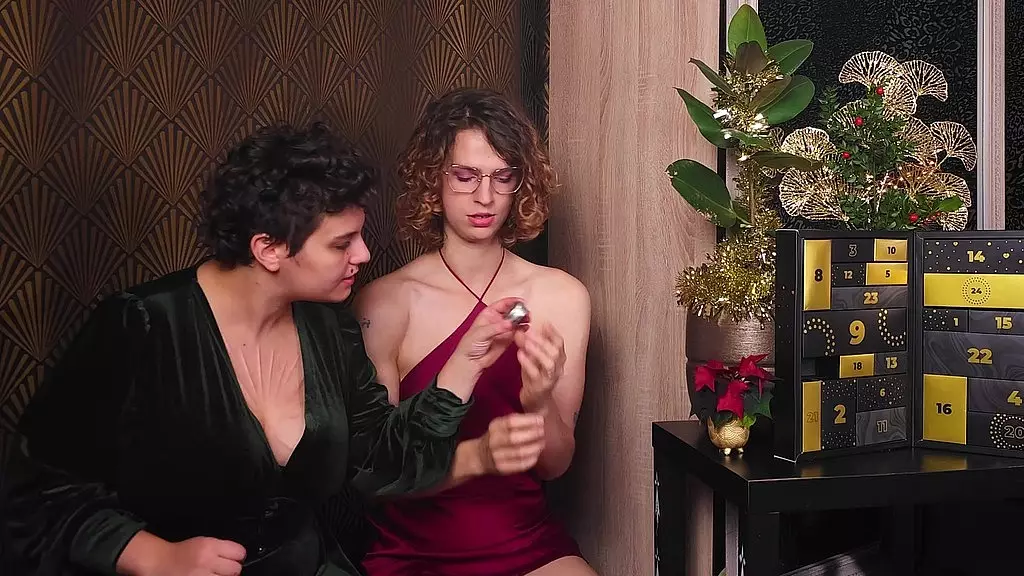 sextoy адвент календарь день 7: 24 дня удовольствия с мелодией и nohya_lingerie!