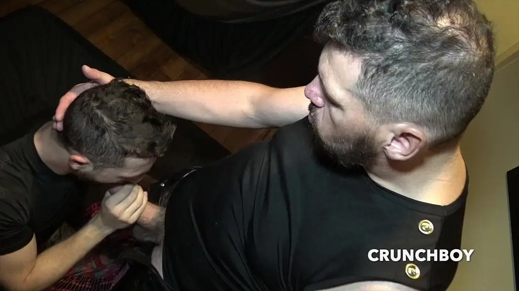 4396 ray dixon fucked raw by bear xxl