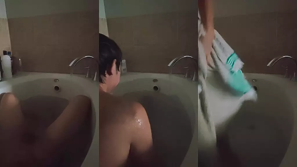 наслаждаюсь ванной в середине дня