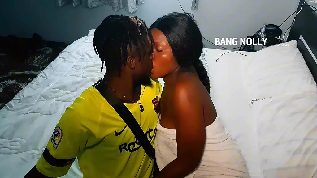 королева убийств привлекает старую любовь, чтобы погасить просроченные счета за отель, поскольку парень уклоняется от оплаты