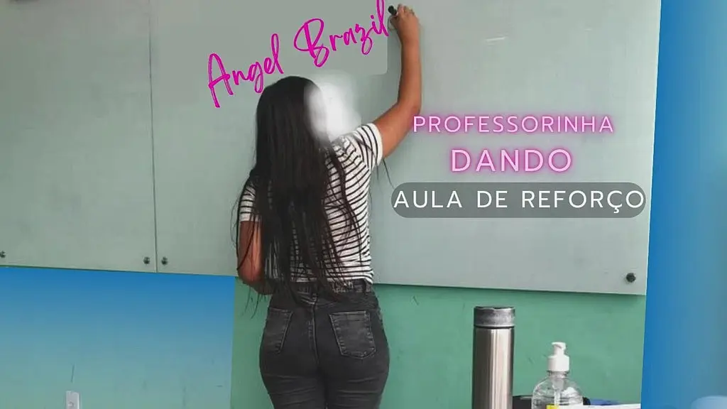 professorinha deu aula de reforco para um aluno em casa, professora dando o cuzinho para aluno.