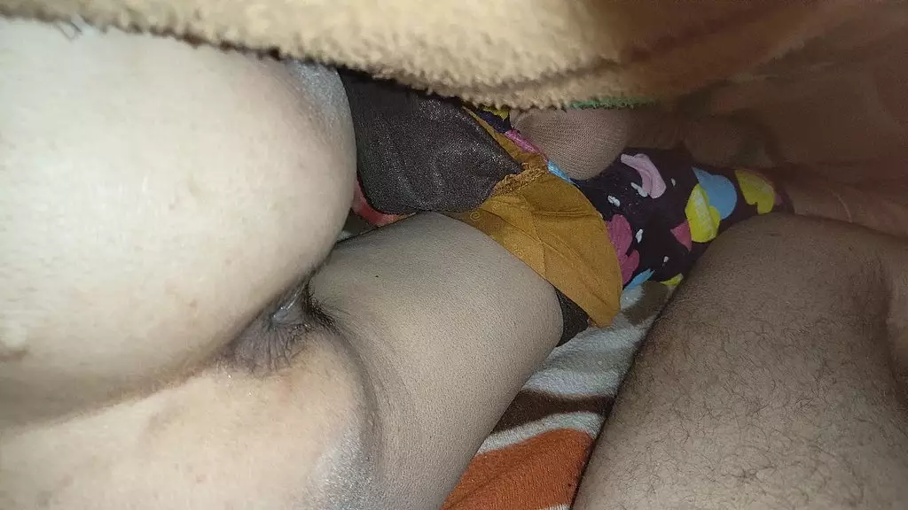 полночный приватный анальный секс с сексуальной служанкой