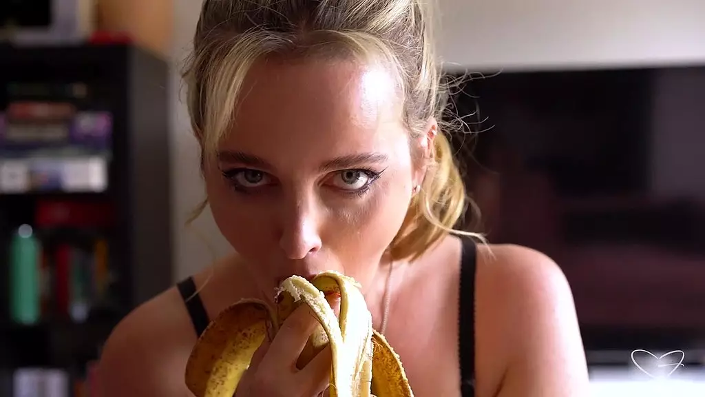 повезло логан степлтон трахает блондинку с круглой попкой чарли форде!