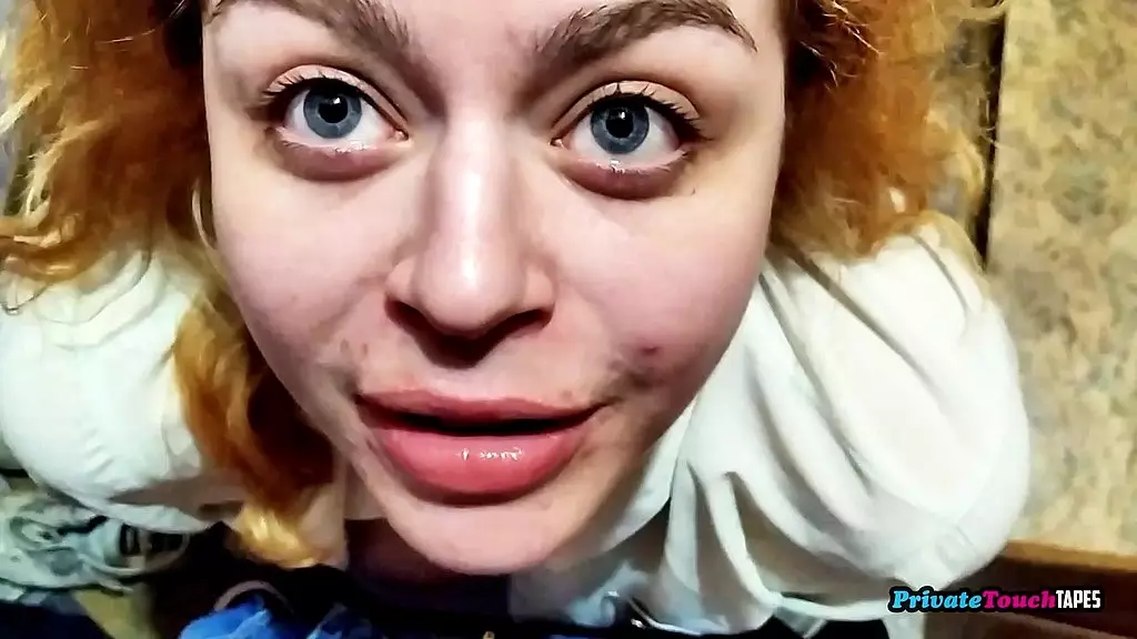 моя пухлая соседка сосет мой член в шкафу у себя дома