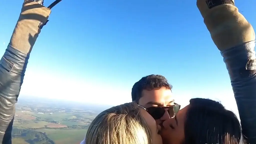 fudendo nas alturas. - previa