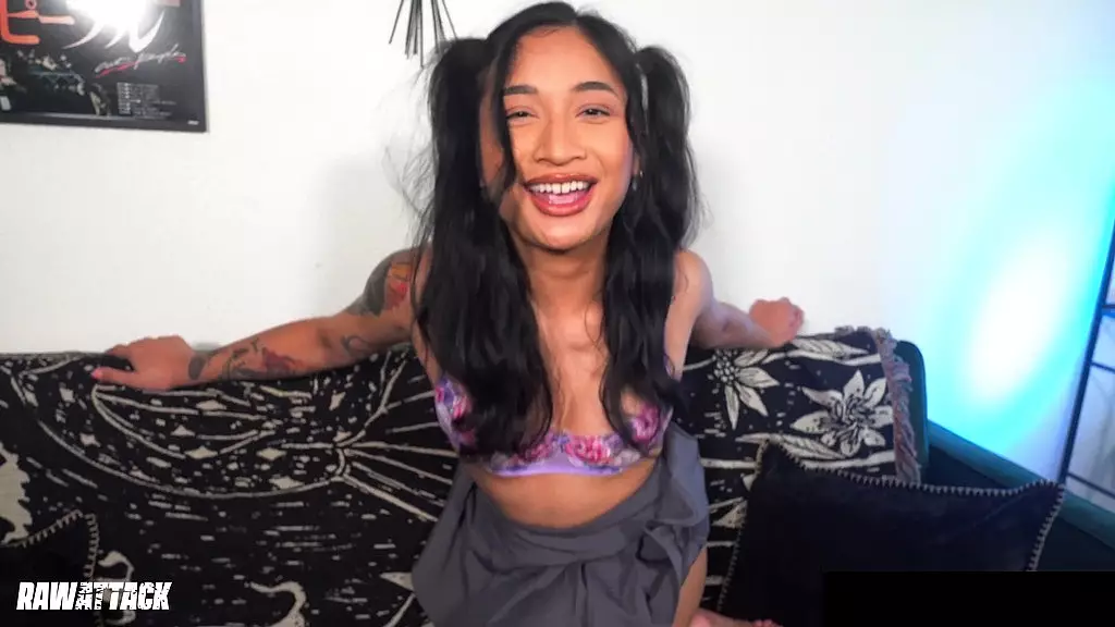 жадная до члена шлюха эйвери блэк получает заслуженный оргазм на лицо