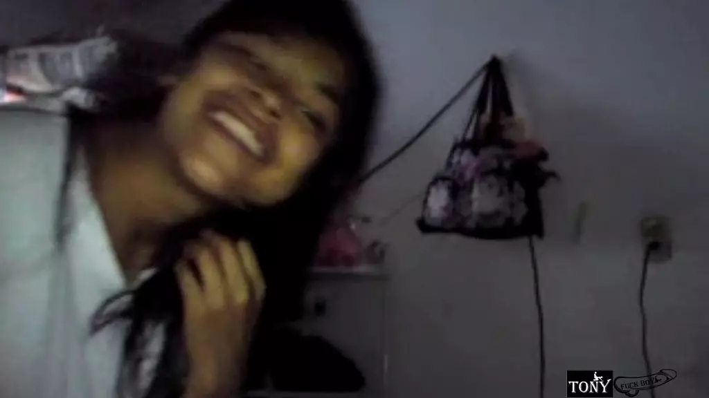 su primera vez fue un anal doloroso.. asi que esta vez vino preparada con un vitacilina porque ya sabe que sin no me da el culo no quiero nada