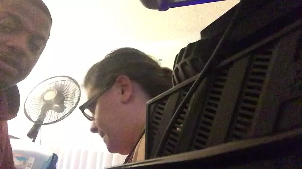 я изменяю, когда мой мужчина уходит на работу, парень из Pizzahut