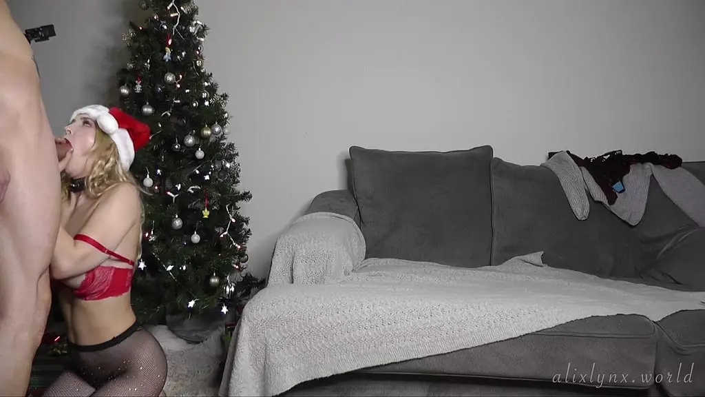 Рождественский членосос - Санта получает минет