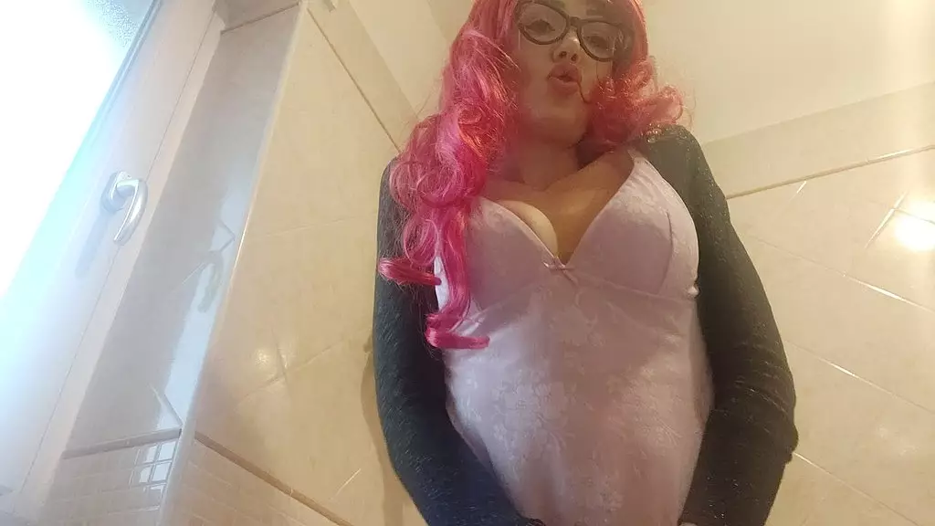 chantalchannel - в любом случае, ей не нужно было просто пописать!