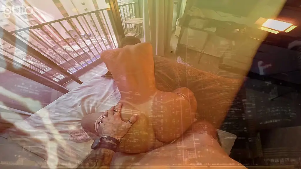 только представьте, каково это смотреть, как Луиза делает всю работу. посмотрите, как она работает