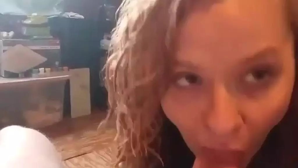 горловой козел, дающий ему немного огненной головы