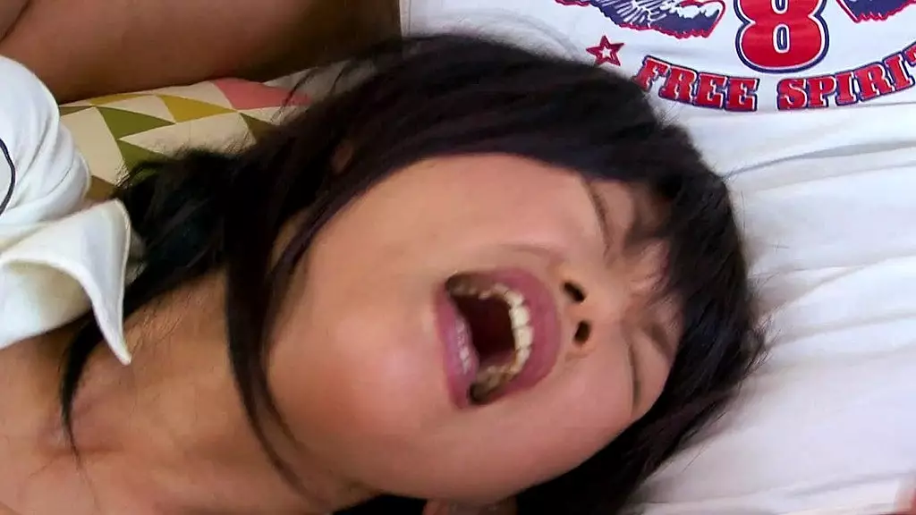 Нэнси Лав и Наоми Лайонесс играют с огромным дилдо и каскадерским членом