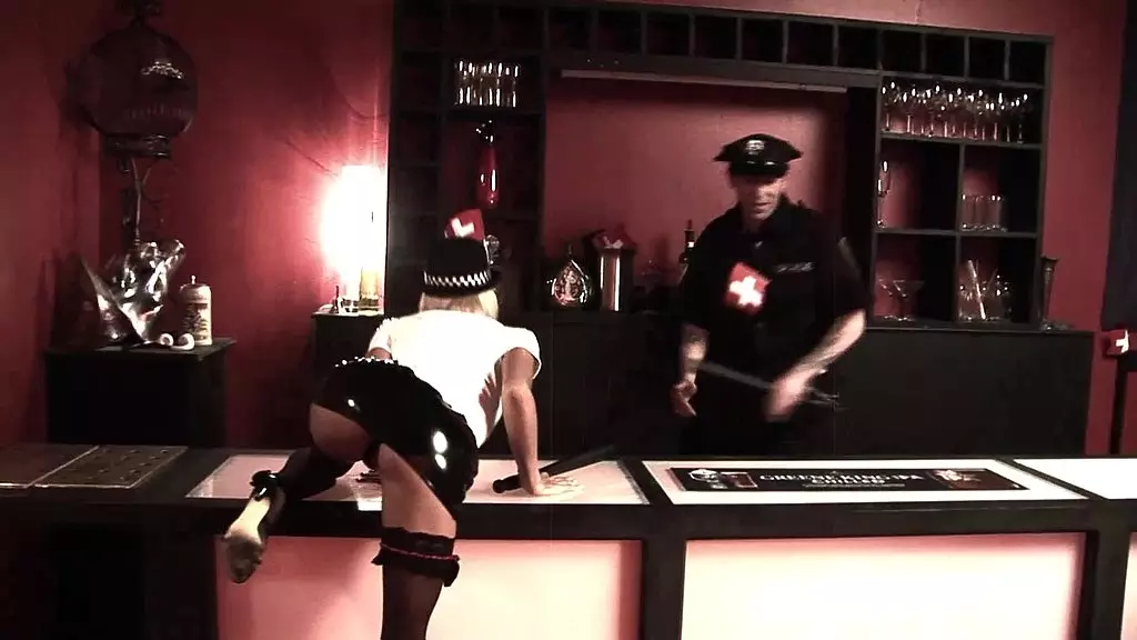 тиа лейн и романа райдер обе сильно кончают во время извращенного секса вчетвером