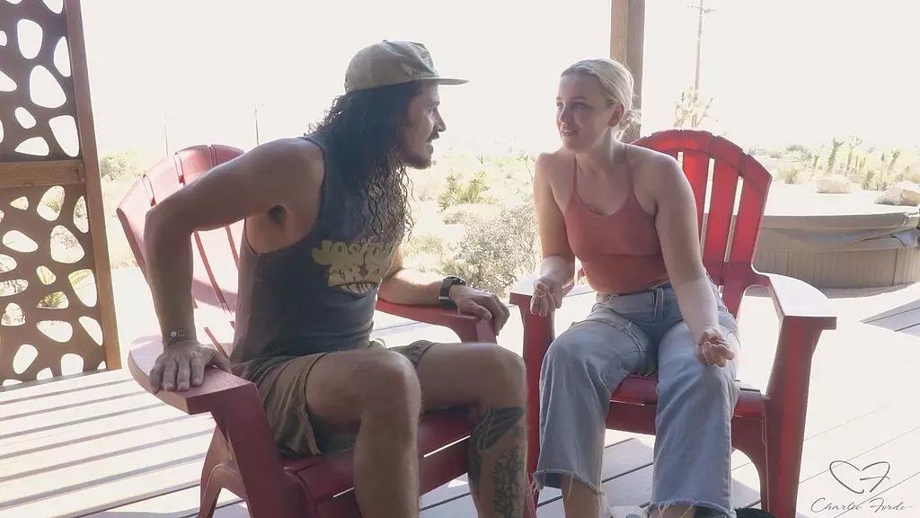 горячая блондинка Чарли Форд и Оззи Ласт переживают интервью!