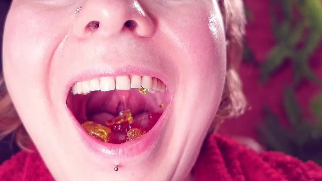 asmr: eating jelly teddybears candies. chewing. mouth close-up.