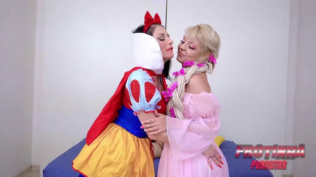 кайра секс и крис батори - диснеевские принцессы - сцена 3 - киска и анал