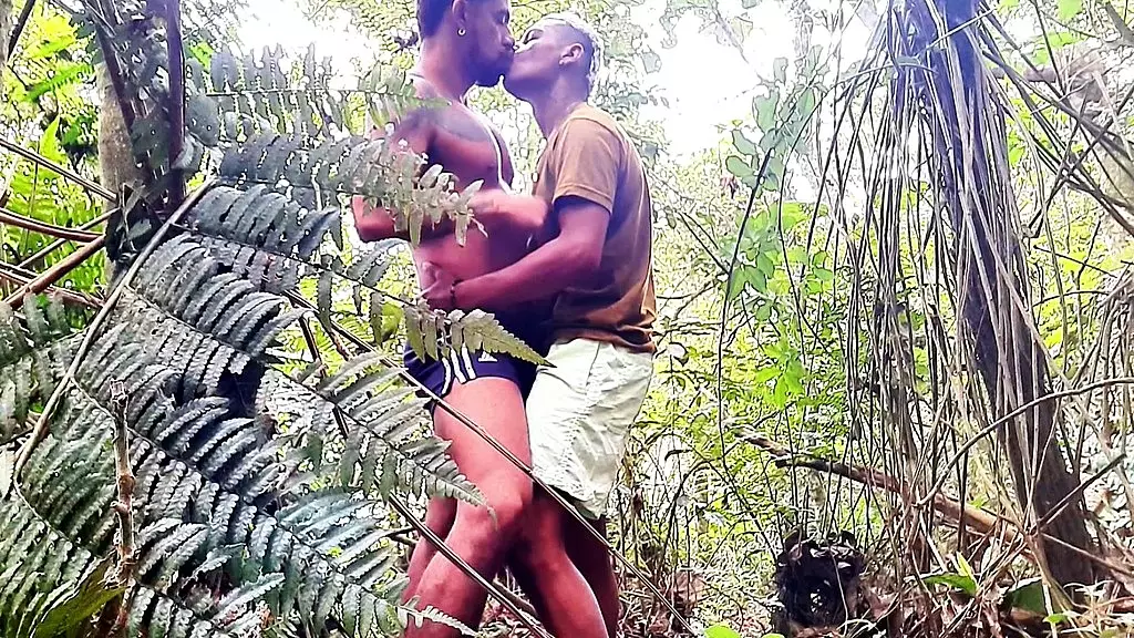 приходи или cu do Guarda florestal em manaus dentro do matagal